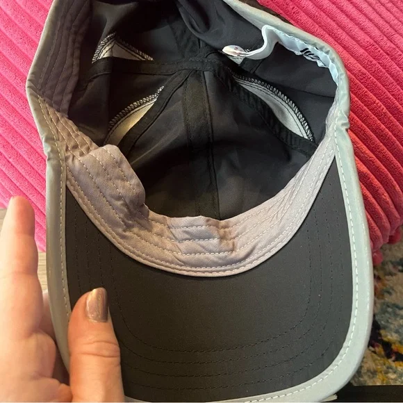 3 Baseball Caps in Black, Gray & White - Picture 6 of 11